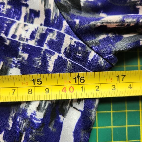 Women's Dress Size XS Long Sleeve V-Neck Faux Wrap Lined Dress - Picture 8 of 12